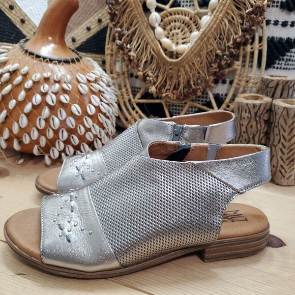 Miz Mooz Women's 10.5-11 WIDE /42 Darcie Pewter Sandal Leather Zip Textured Stud - Picture 5 of 13